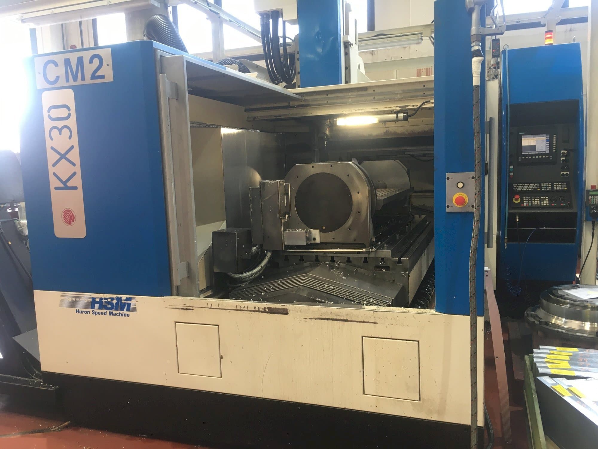 Vista frontale della macchina Huron KX30