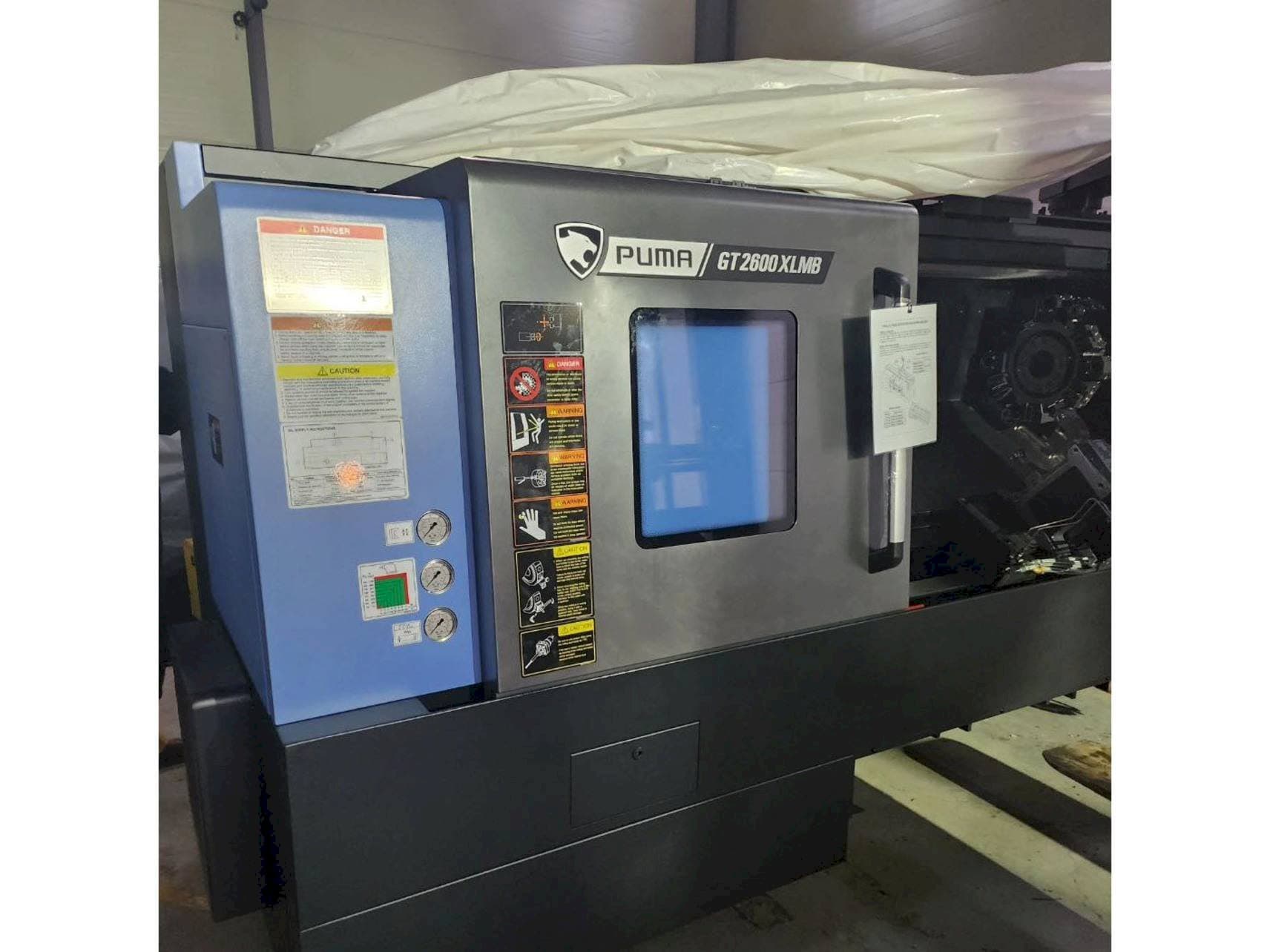 Vista frontale della macchina DN SOLUTIONS