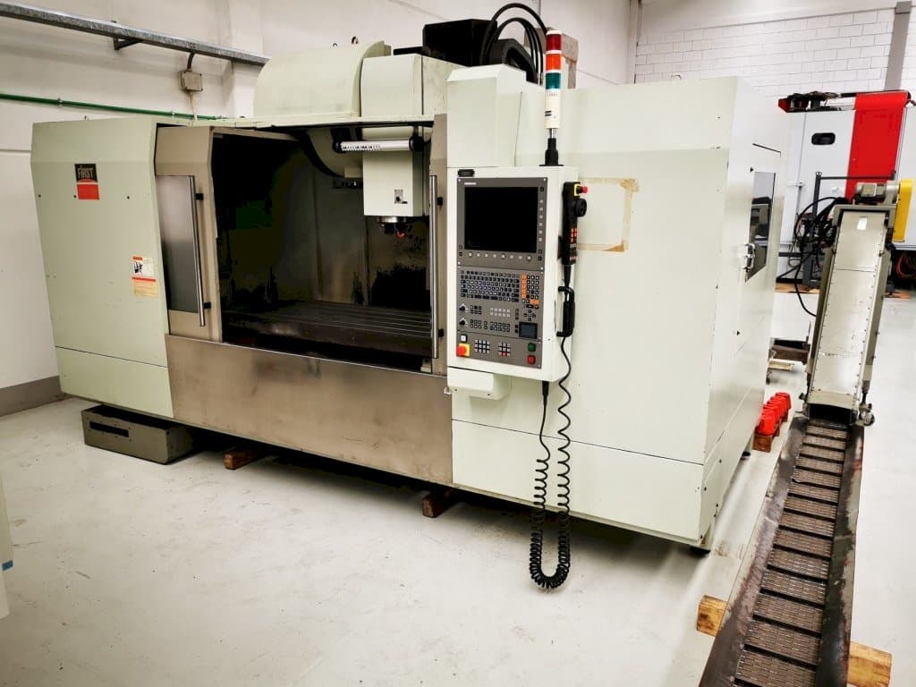 Vista frontale della macchina FIRST MCV 1500