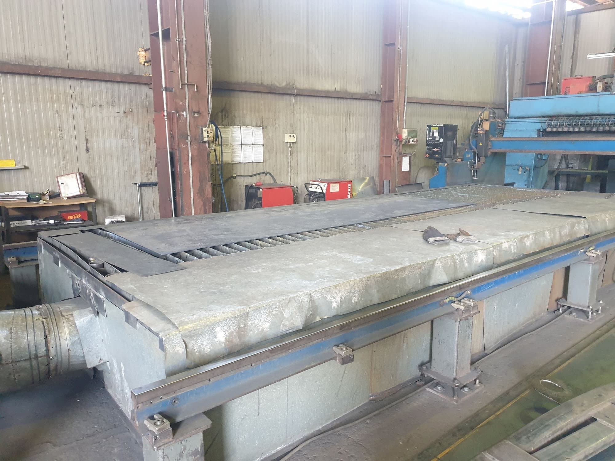 Vista frontale della macchina Messer OMNICUT