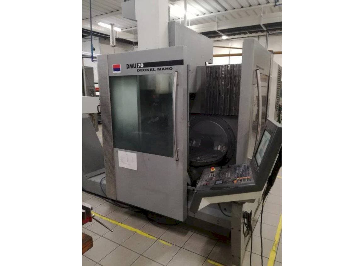 Vista frontale della macchina DECKEL MAHO DMU 70
