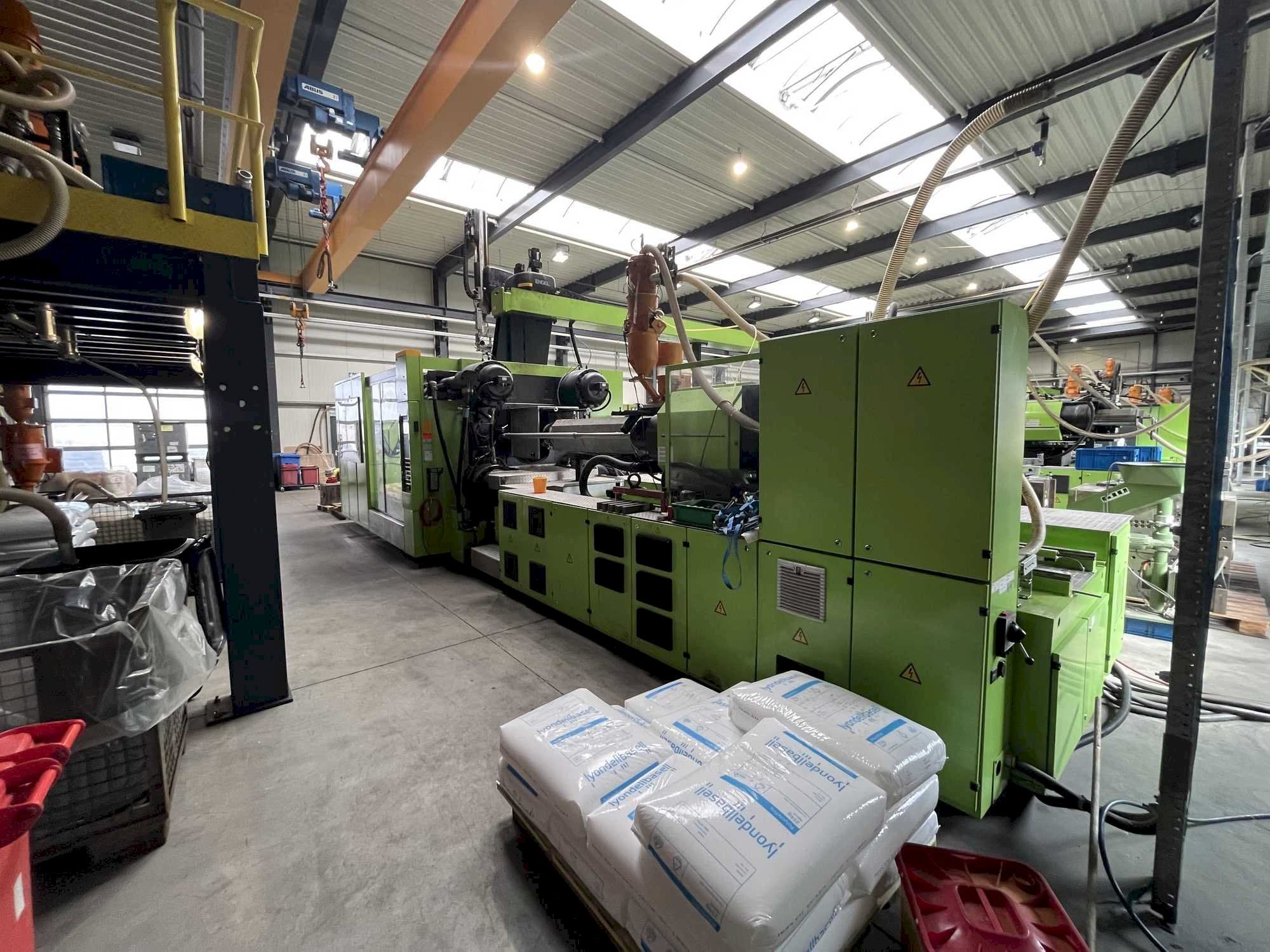 Vista frontale della macchina Engel ES 7050/900 DUO
