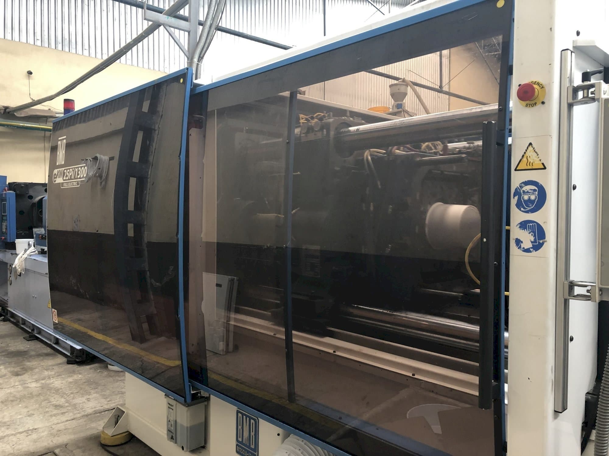 Vista lato sinistro della macchina BMB eKW 25 Pi/1300