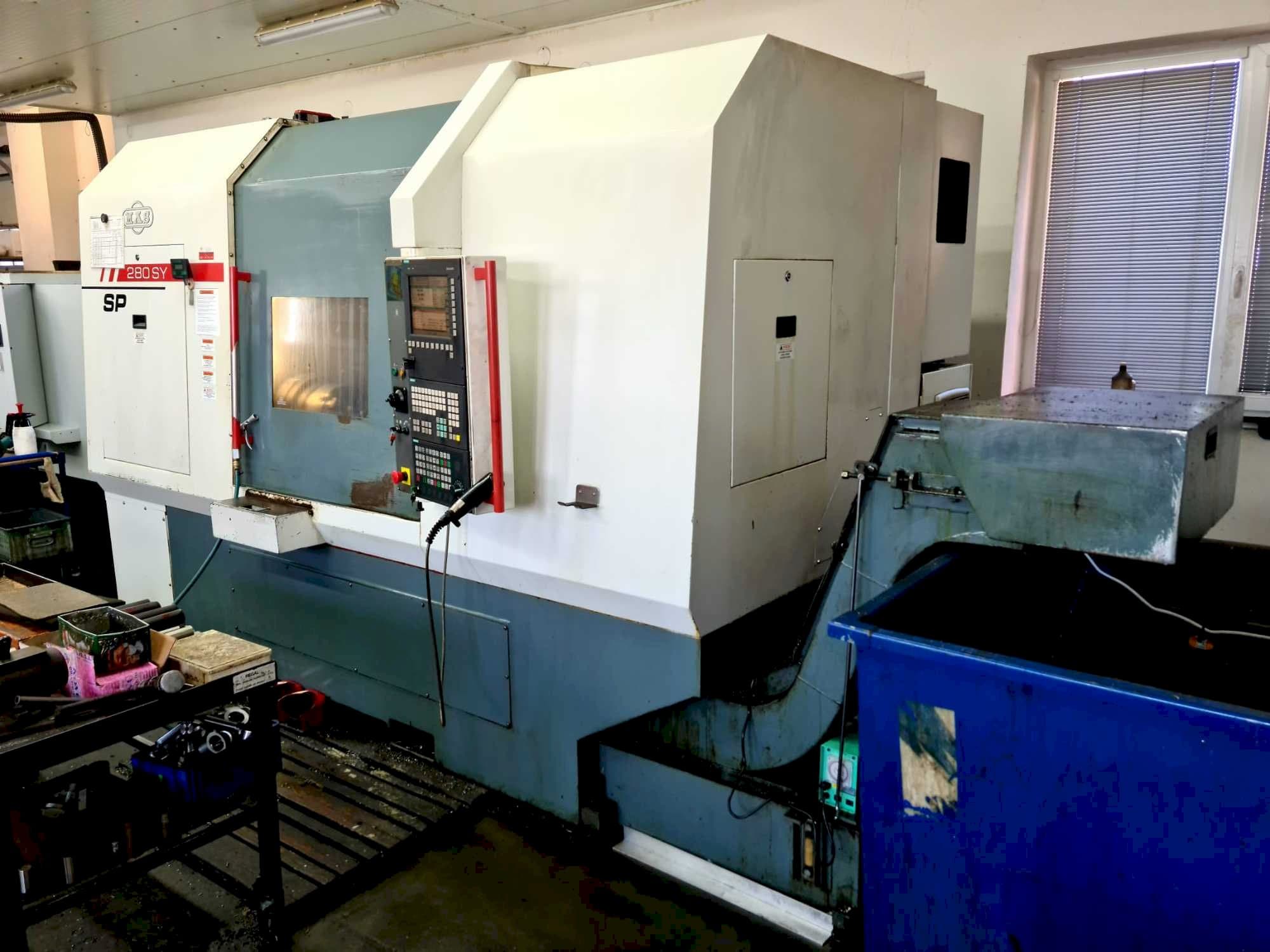 Vista frontale della macchina KOVOSVIT MAS SP 280 SY
