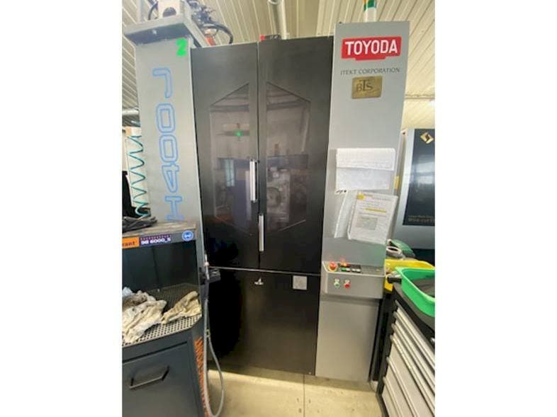 Vista frontale della macchina TOYODA FH400J