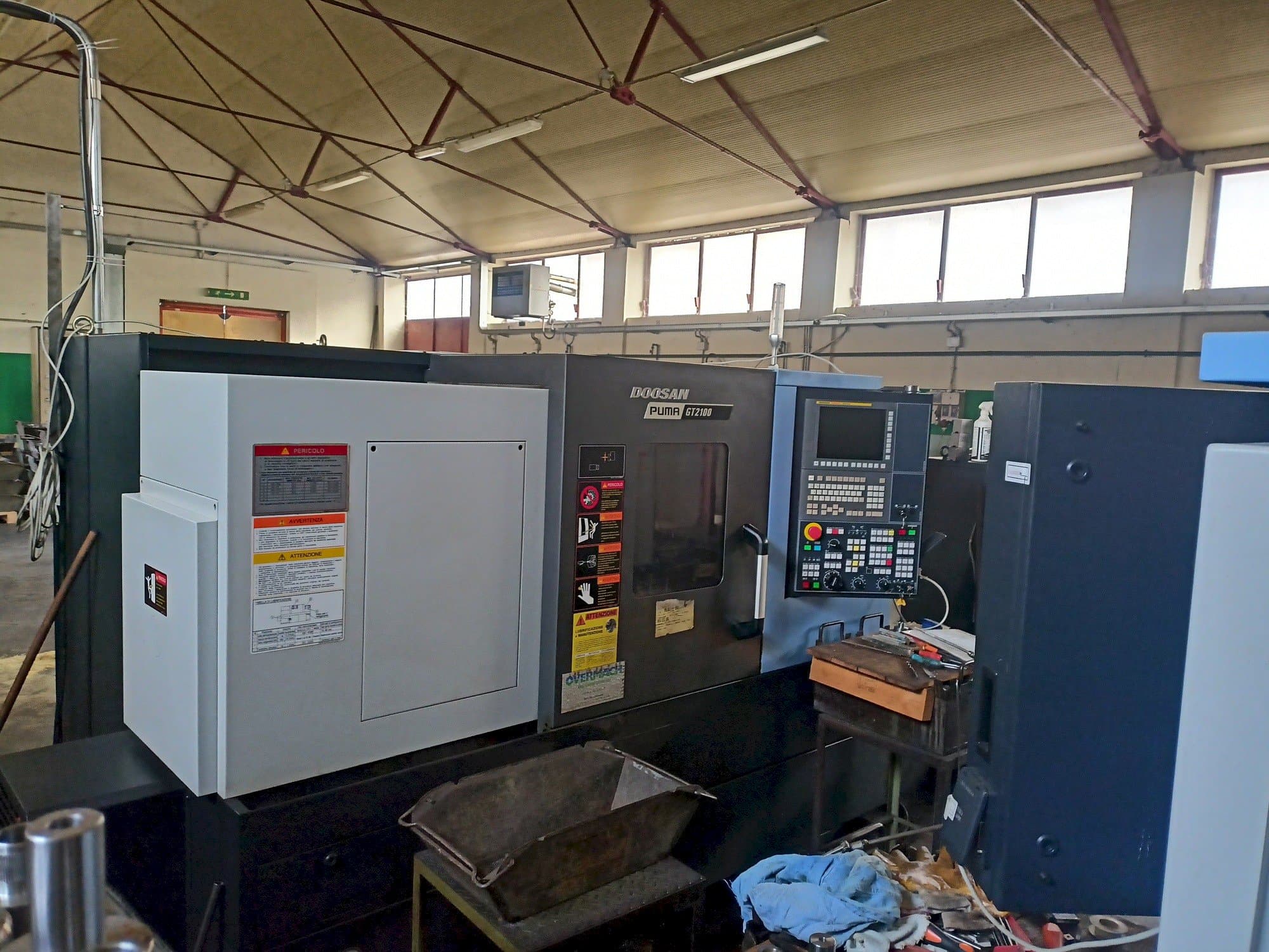 Vista frontale della macchina DOOSAN Puma GT2100