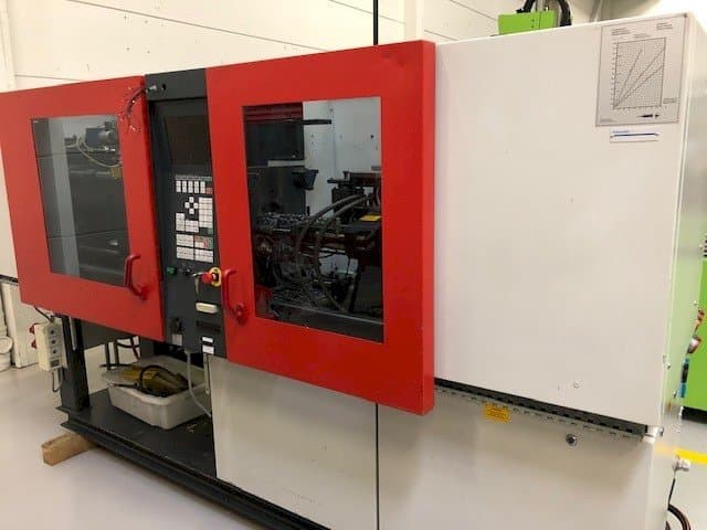 Vista laterale sinistra della macchina FERROMATIK MILACRON K40 D-E