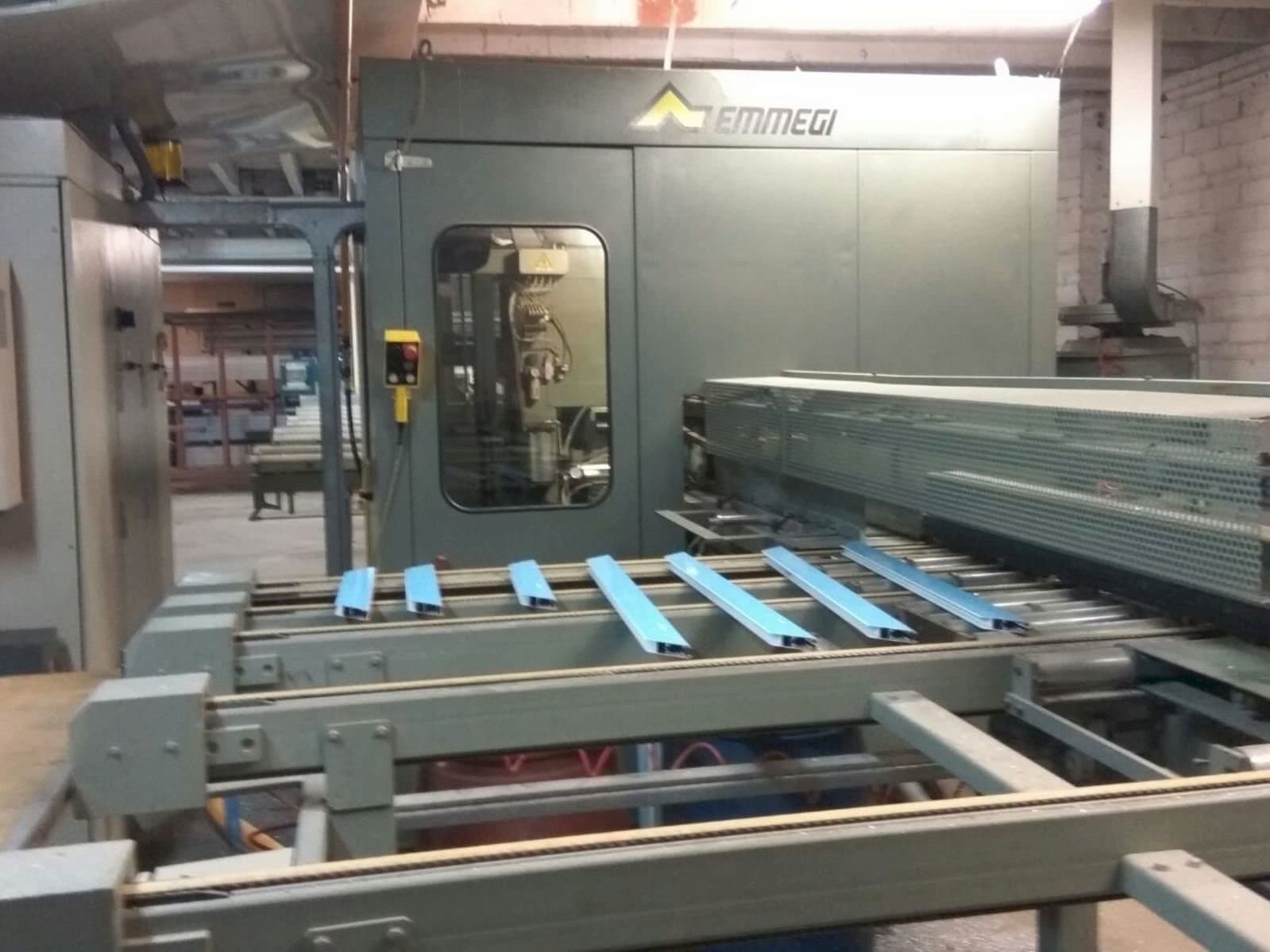 Vista frontale della macchina Emmegi Quadra