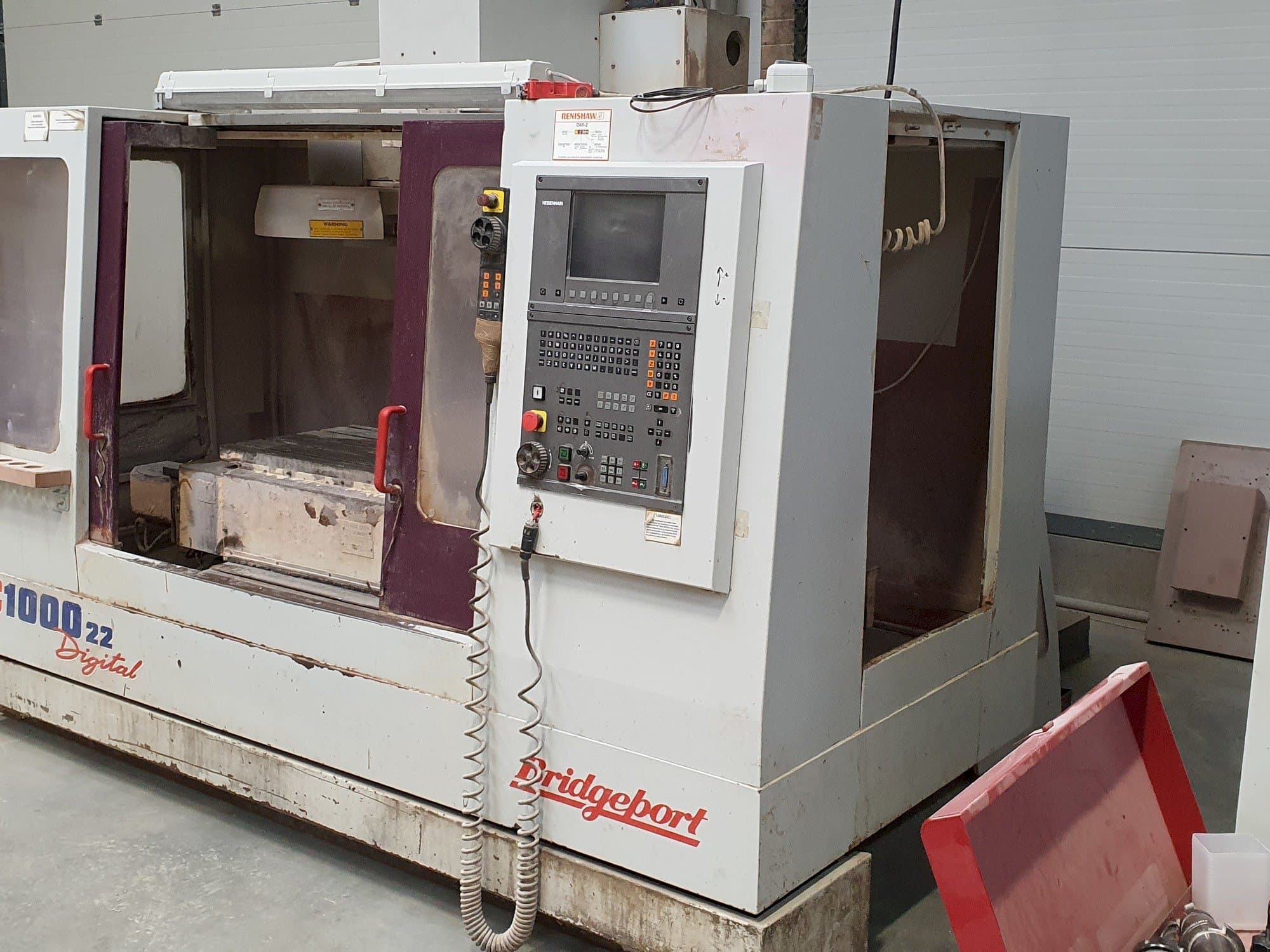 Vista frontale della macchina Bridgeport VMC 1000/22