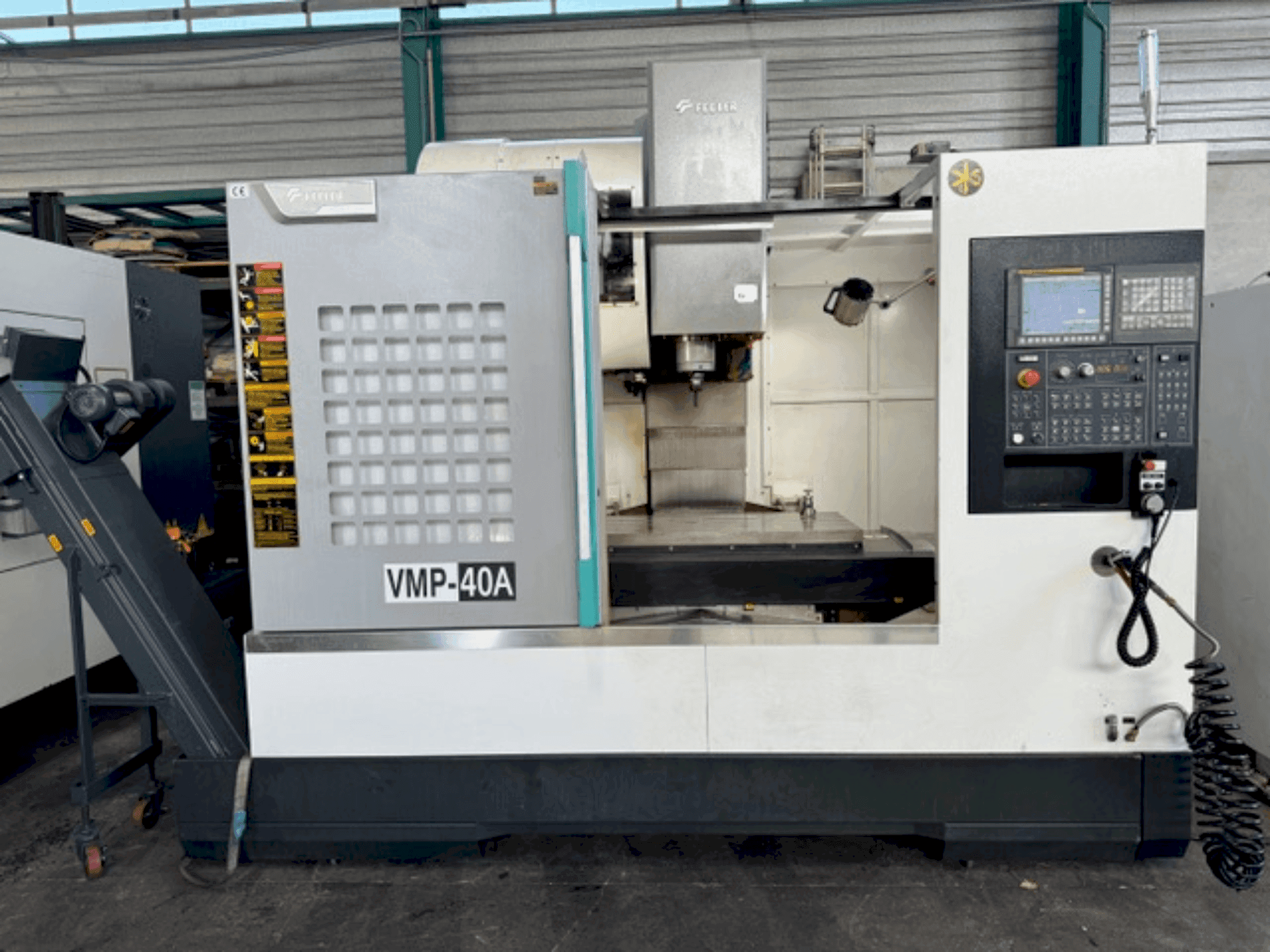 Vista frontale della macchina Feeler VMP40A