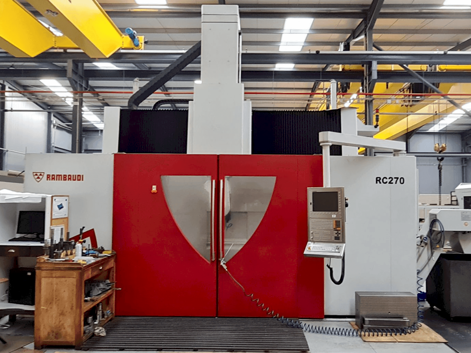 Vista frontale della macchina Rambaudi RC 270