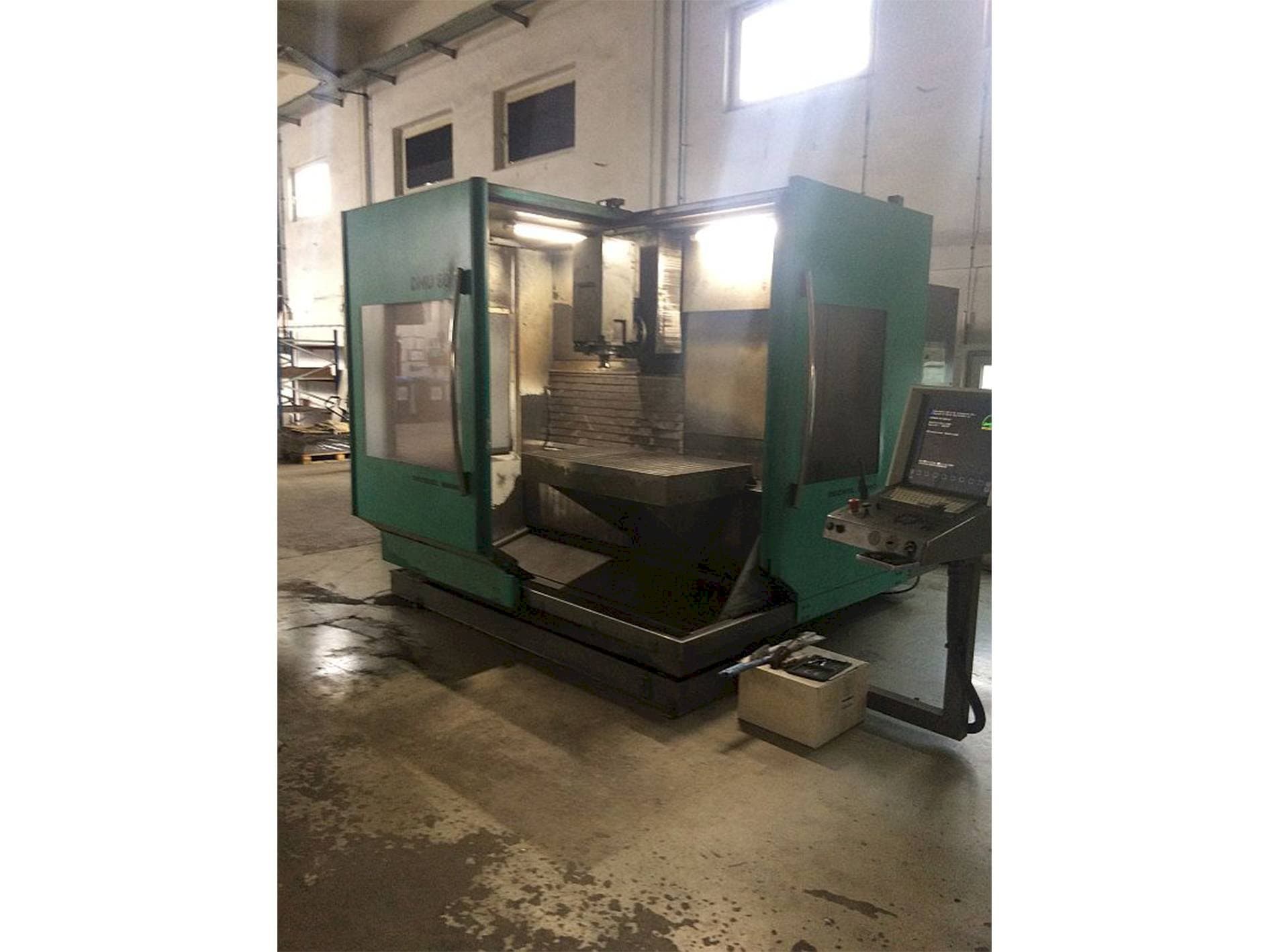 Vista frontale della macchina DMG 80E