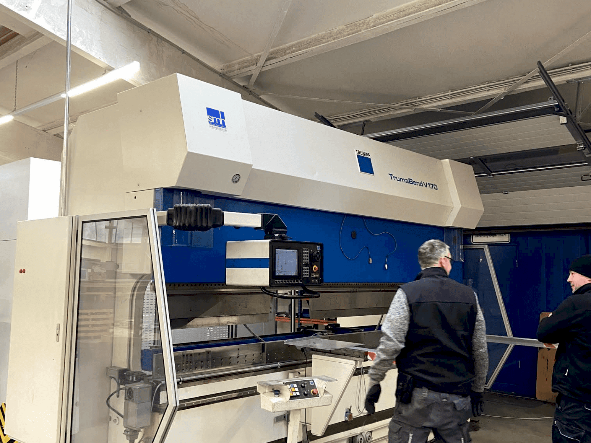 Vista frontale della macchina TRUMPF TrumaBend V170