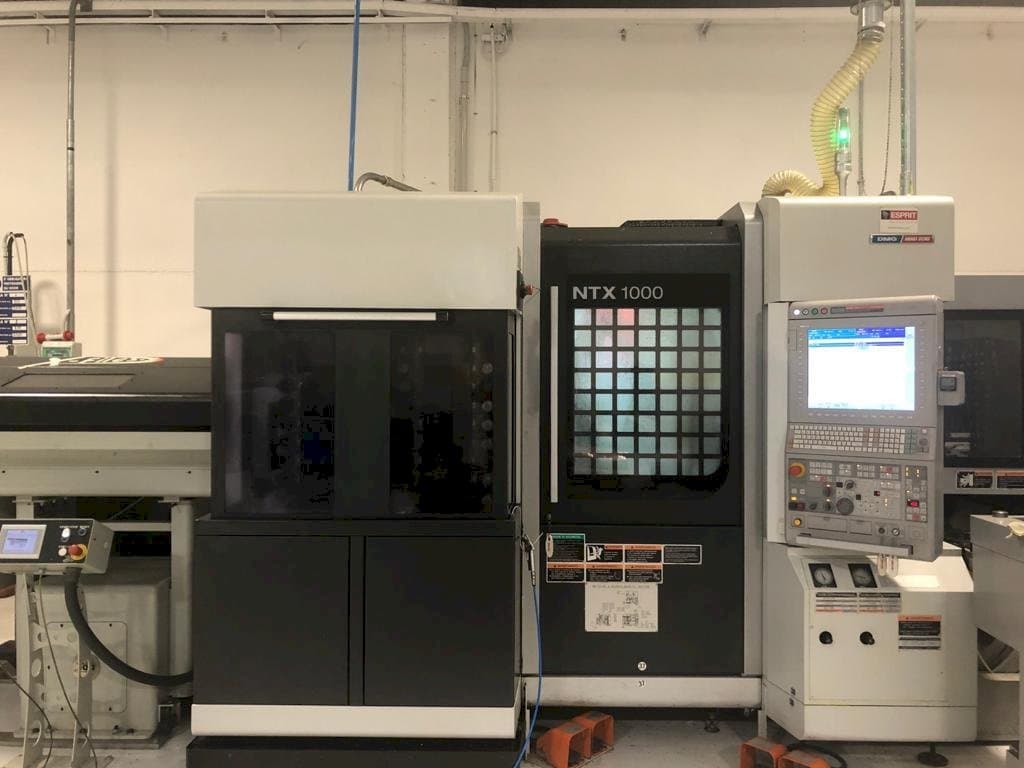 Vista frontale della macchina MORI SEIKI NTX1000