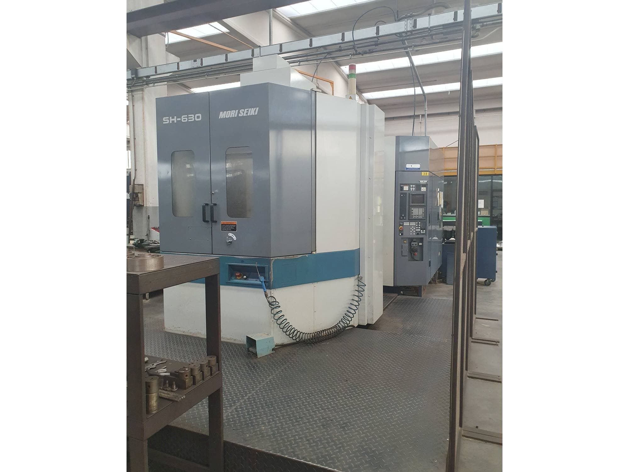 Vista frontale della macchina MORI SEIKI SH-630
