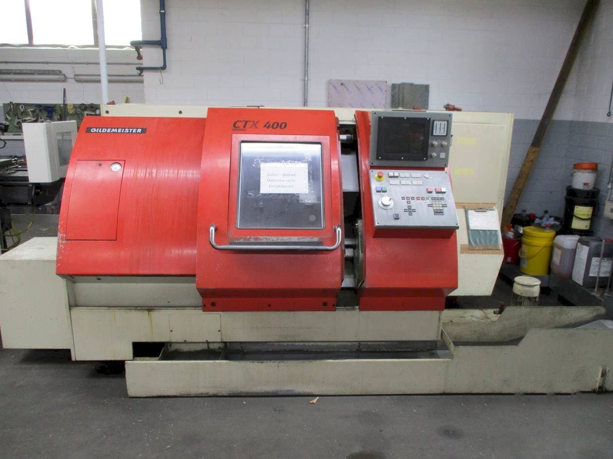 Vista frontale della macchina Gildemeister CTX 400