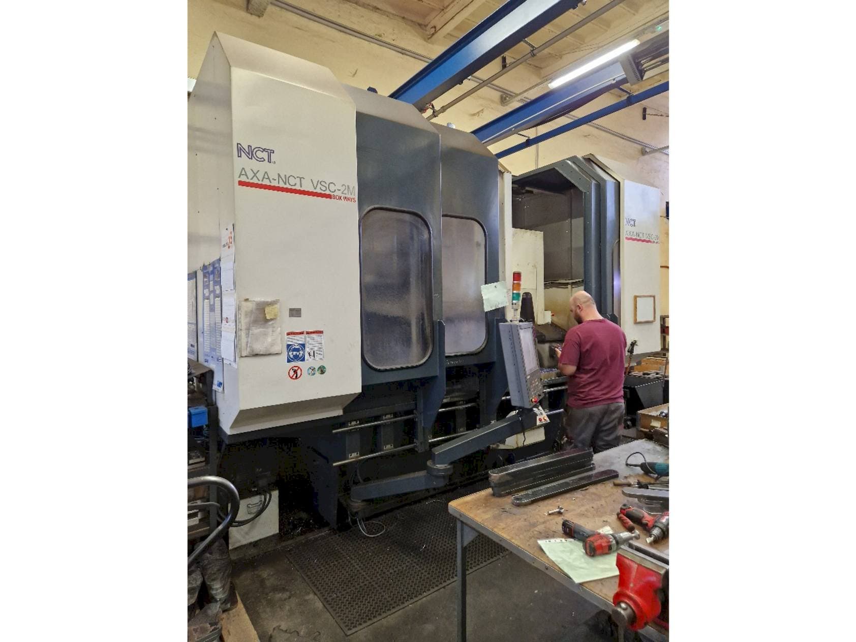 Vista frontale della macchina AXA NCT VSC-2M