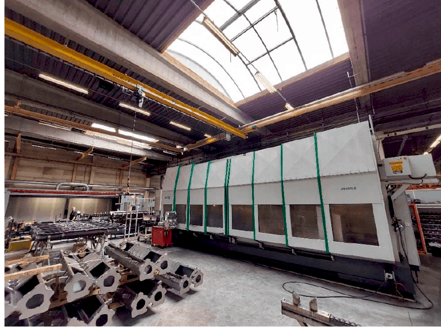 Vista frontale della macchina Unisign Univers 6