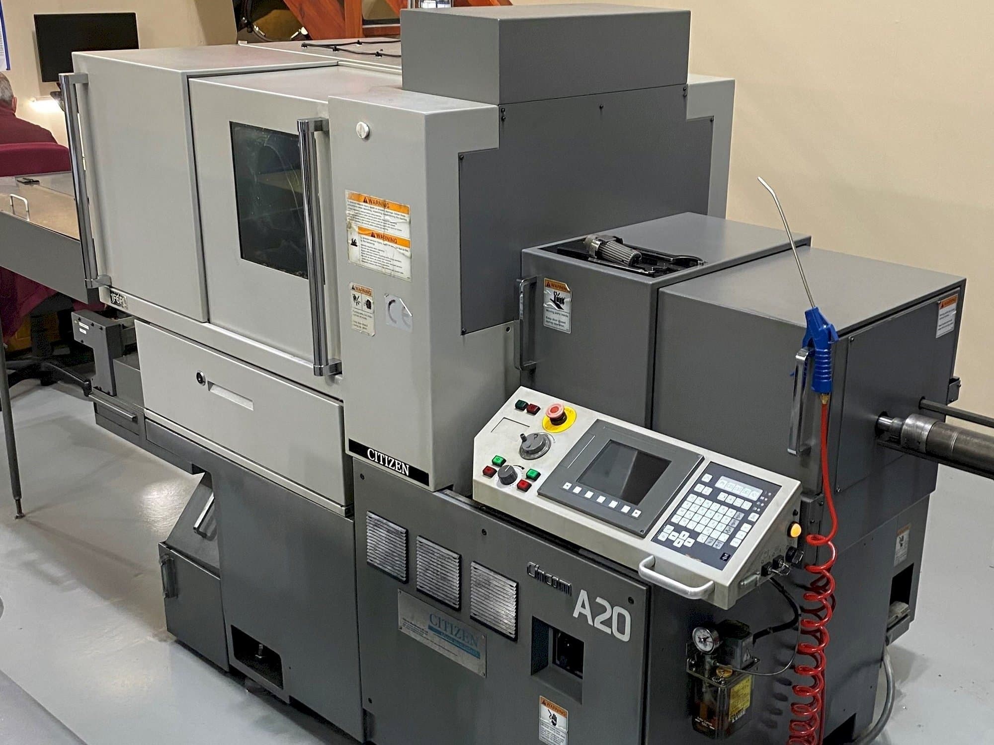 Vista frontale della macchina Citizen A20VIPL