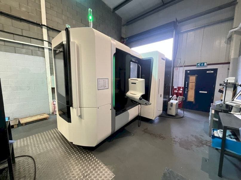 Vista frontale della macchina DMG MORI NHX 5000