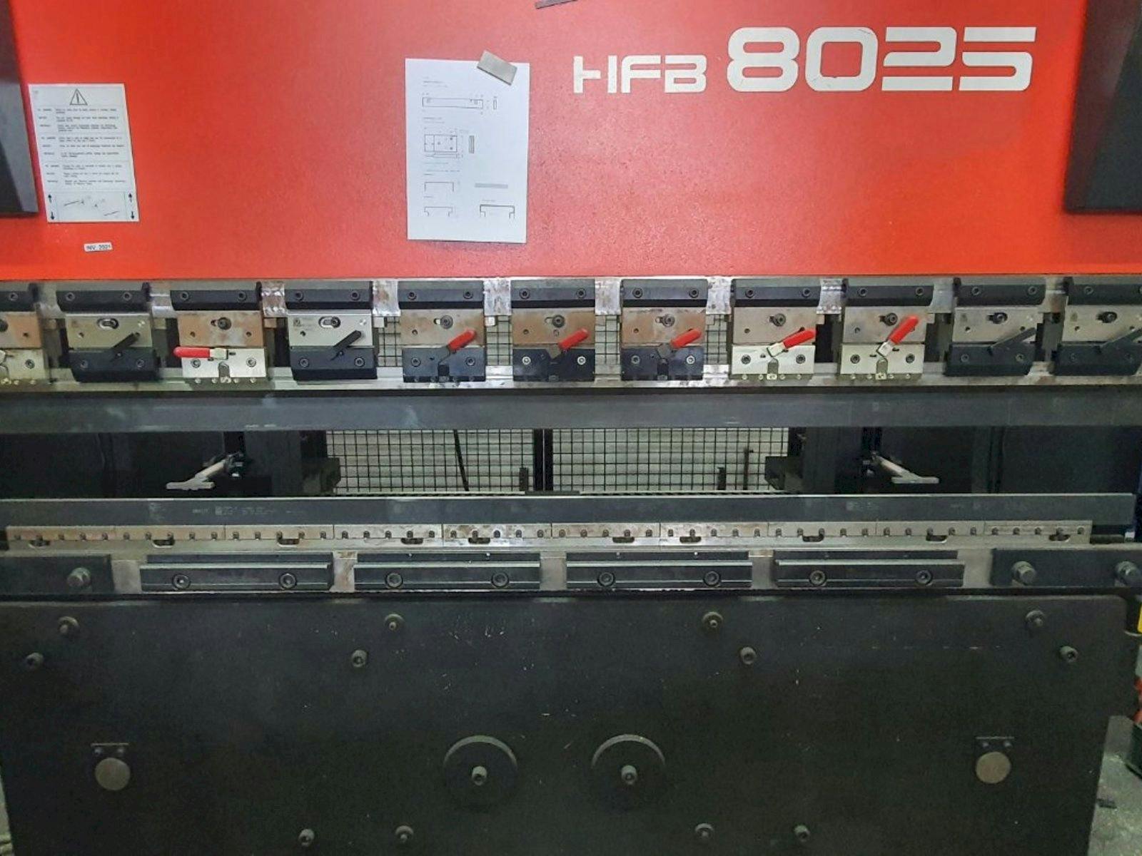 Vista frontale della macchina AMADA HFBO 80-25