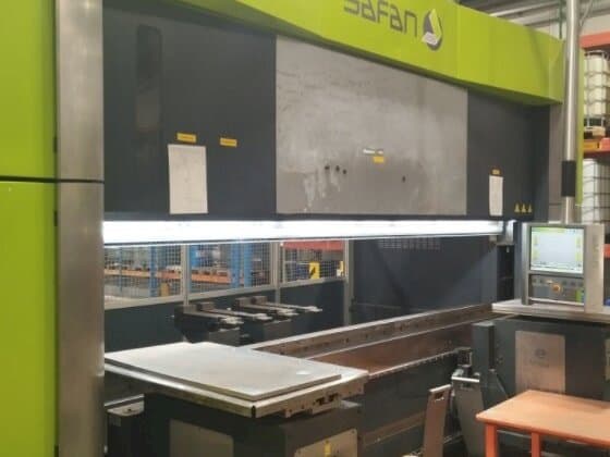 Vista frontale della macchina Safan SAFAN E-brake 300-4100