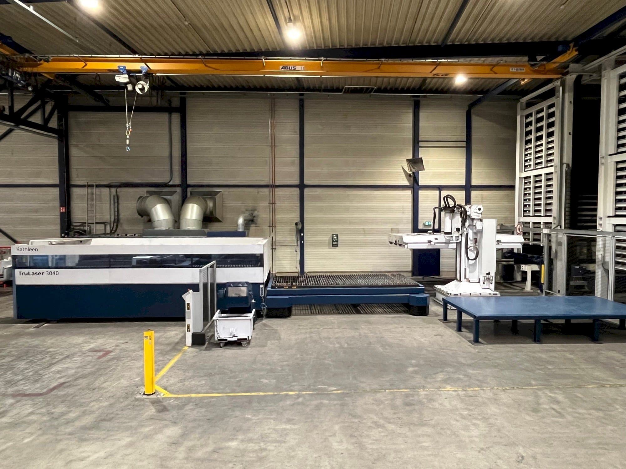 Vista frontale della macchina Trumpf TruLaser 3040 6kW CO2 + Liftmaster