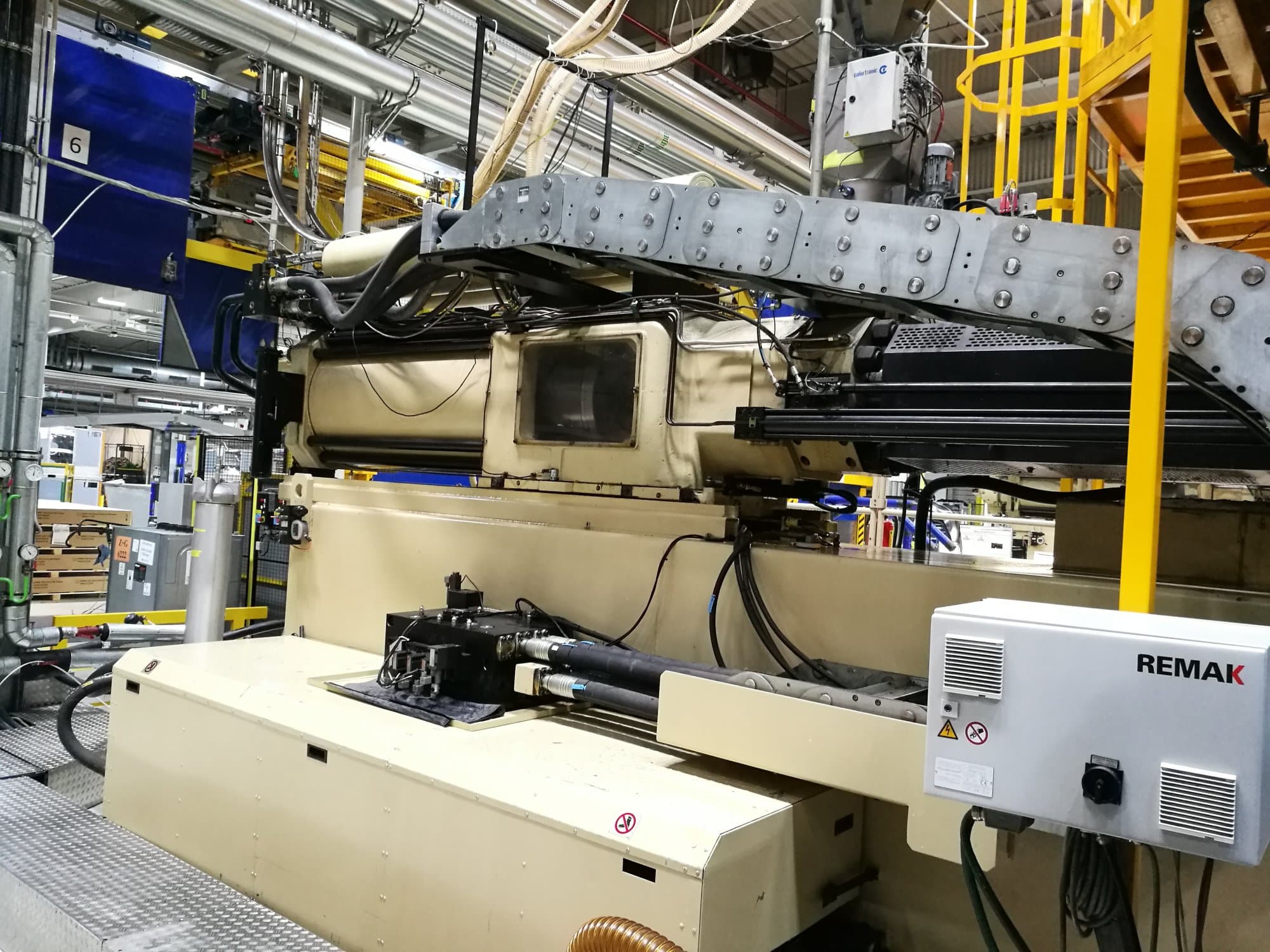 Vista frontale 2 della macchina Husky E 3150 RS 170-155