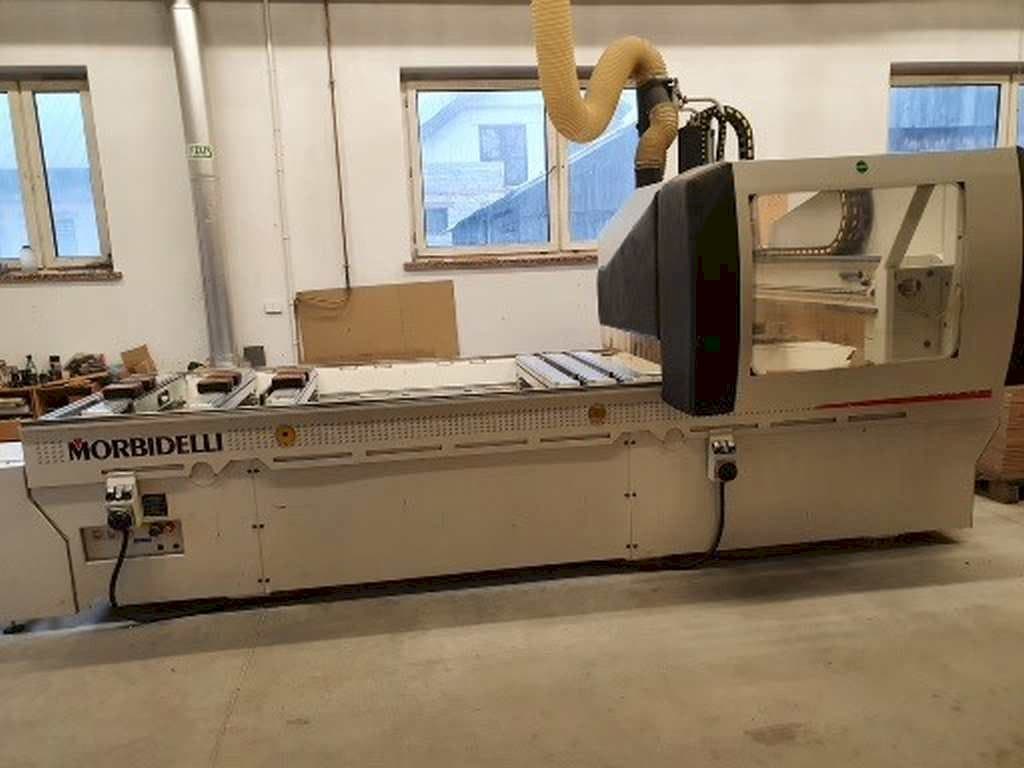 Vista frontale della macchina MORBIDELLI Universal 3012 TV