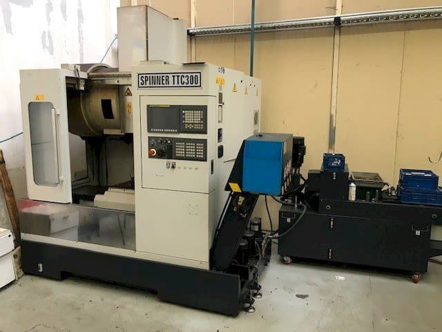 Vista frontale della macchina SPINNER TTC300 52 SMMCY