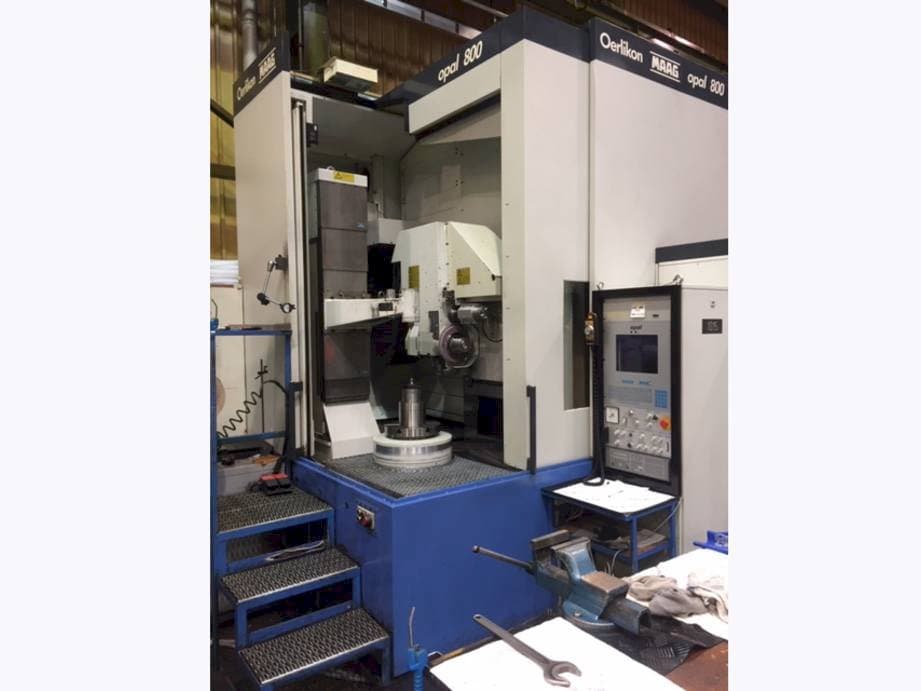 Vista frontale della macchina Oerlikon MAAG OPAL 800