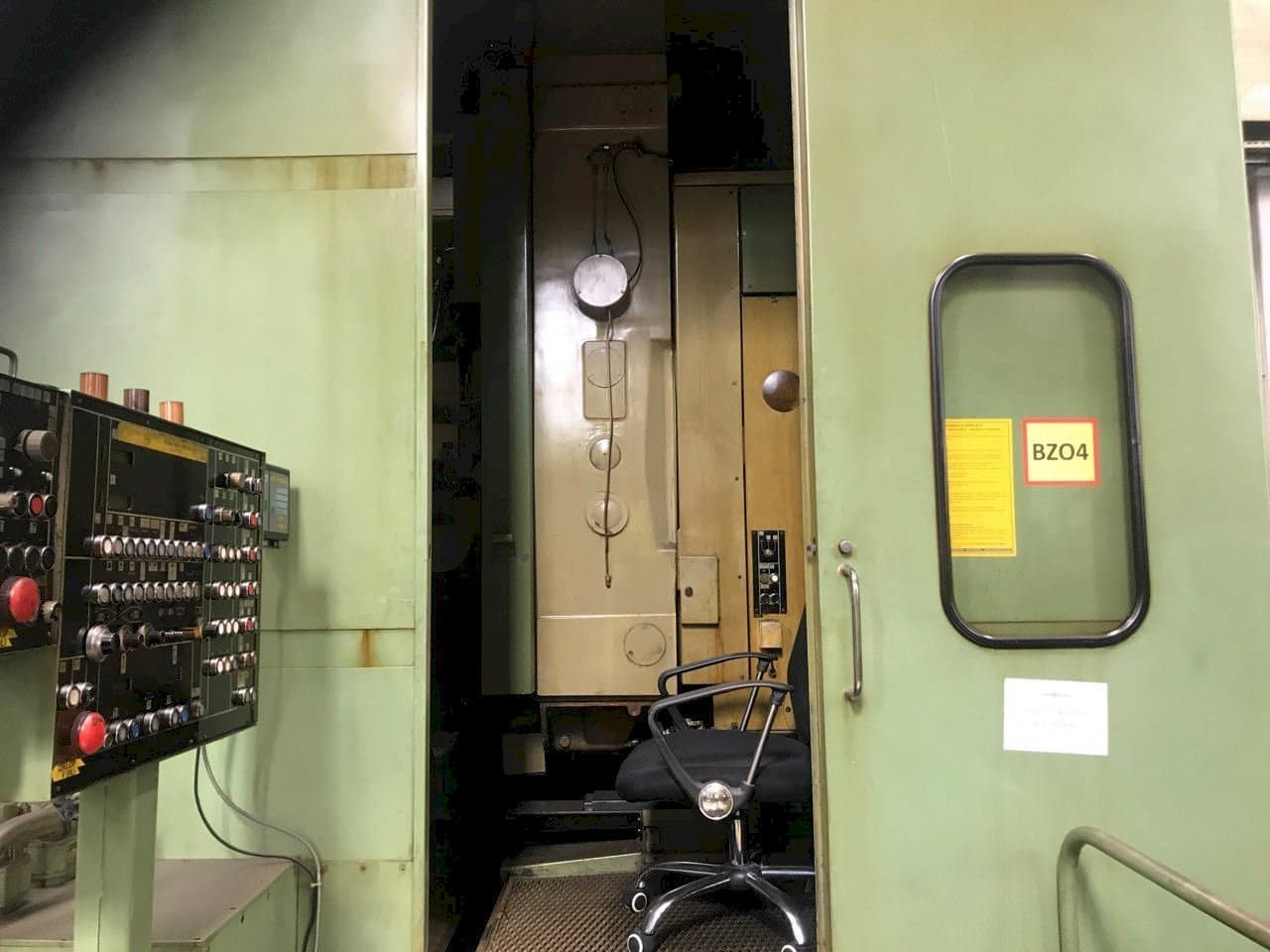 Vista frontale della macchina Nilles ZSTZ 16