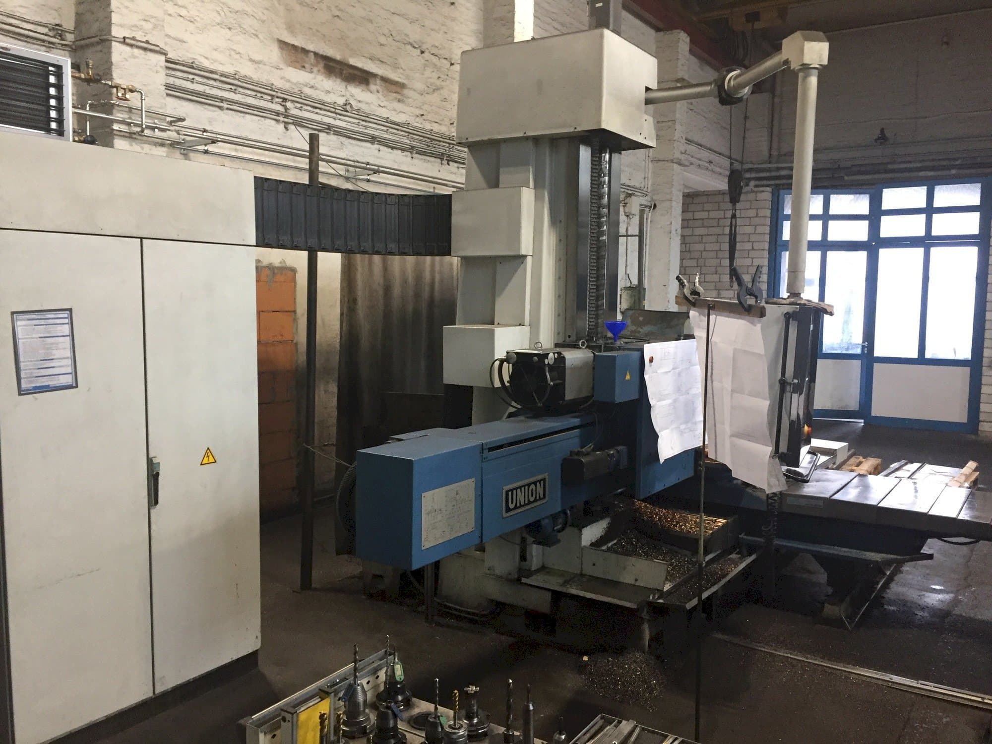 Vista laterale sinistra della macchina Union BFT 102