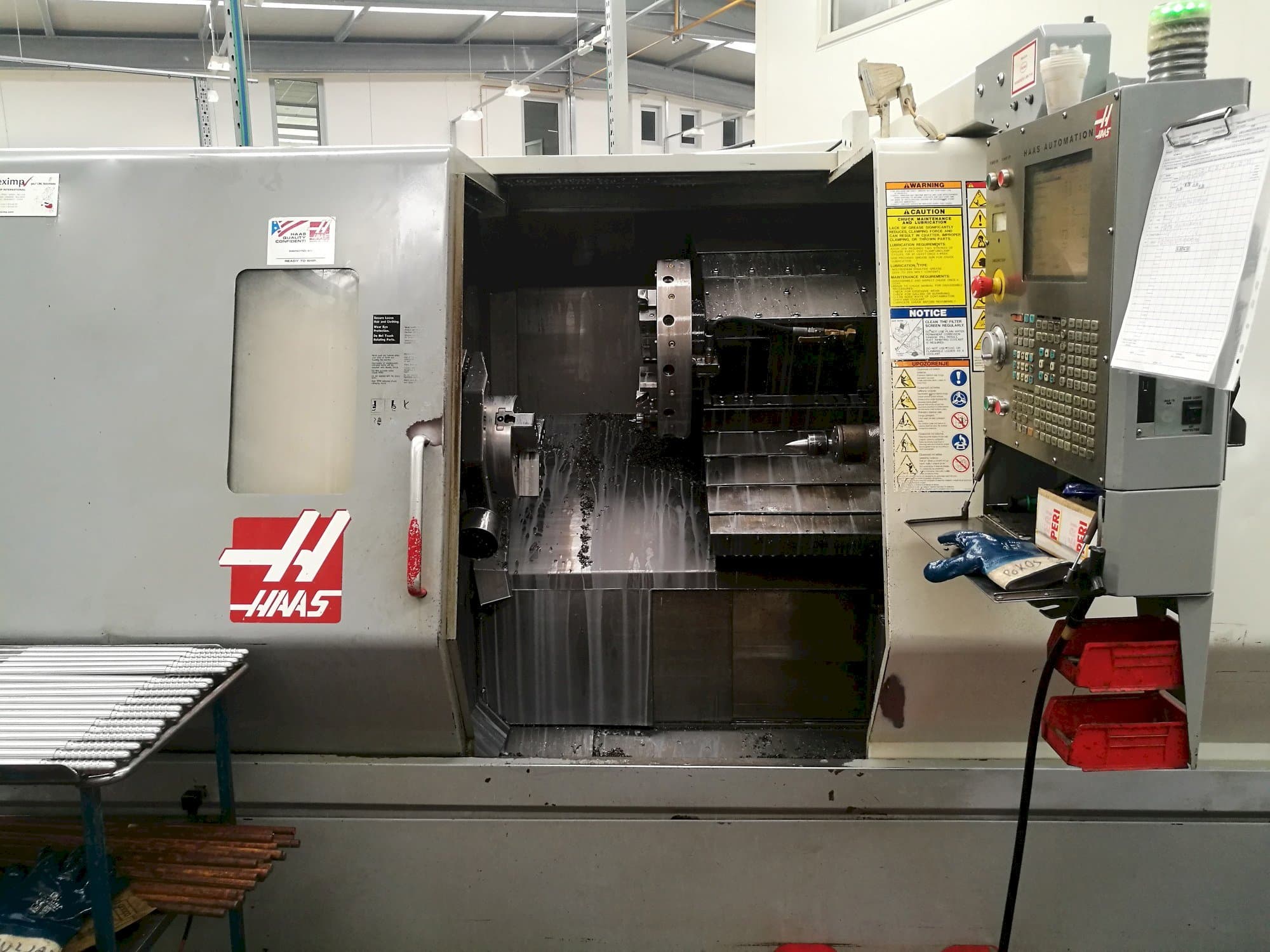 Vista frontale della macchina HAAS SL-30THE