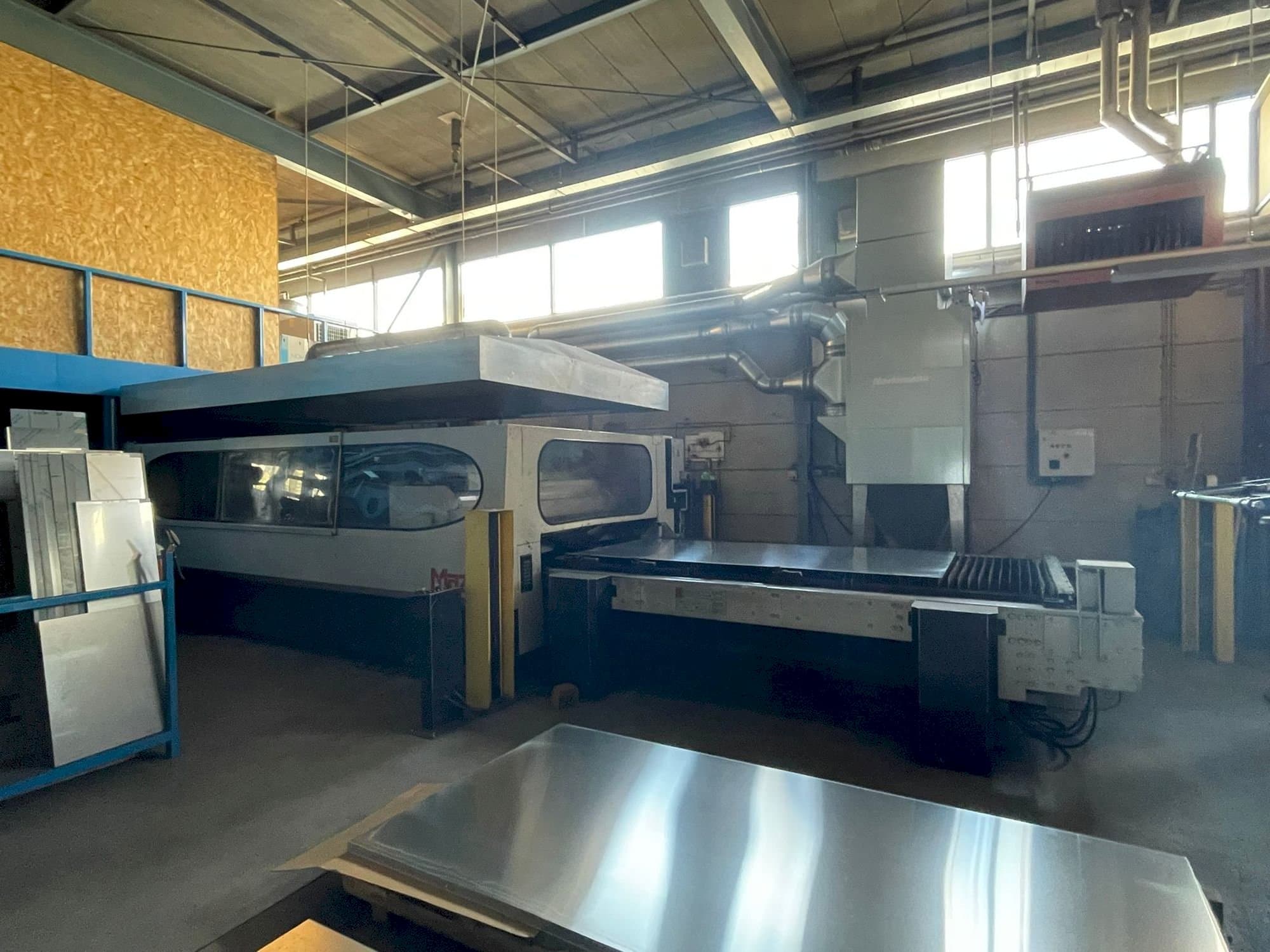 Vista frontale della macchina Mazak HyperGear 510
