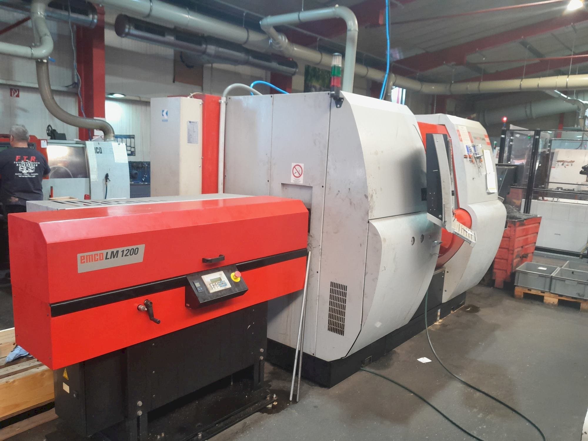 Vista frontale della macchina EMCO MAX Turn 65