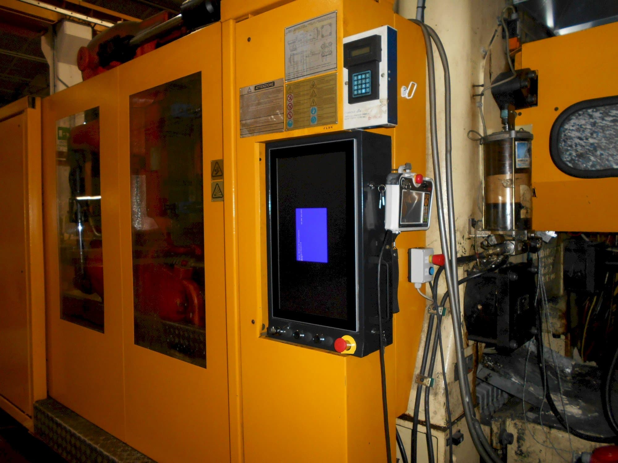 Vista frontale della macchina Husky ELL 750 RS 120/110