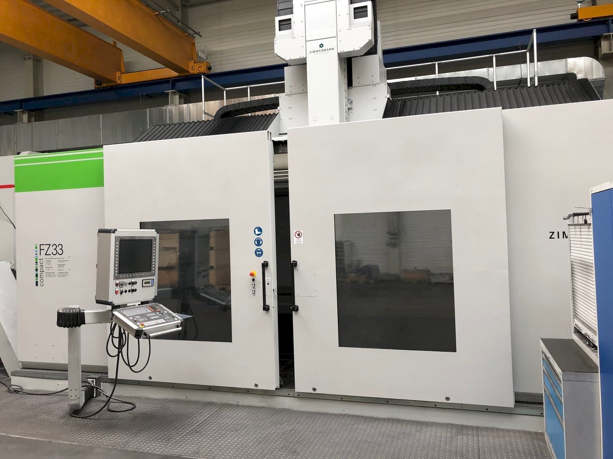 Vista frontale della macchina Zimmermann FZ33C