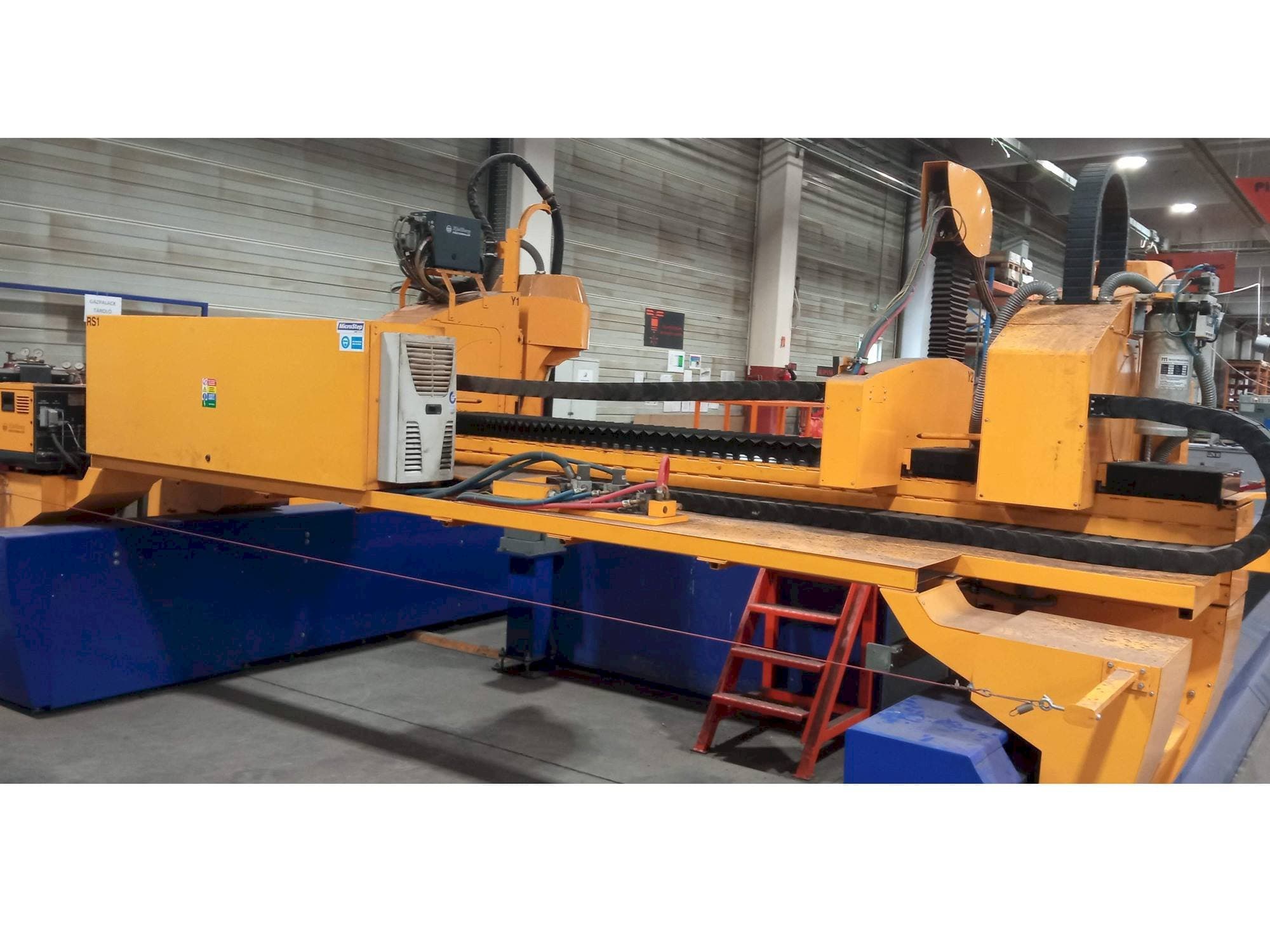 Vista frontale della macchina MicroStep MG 7501.20