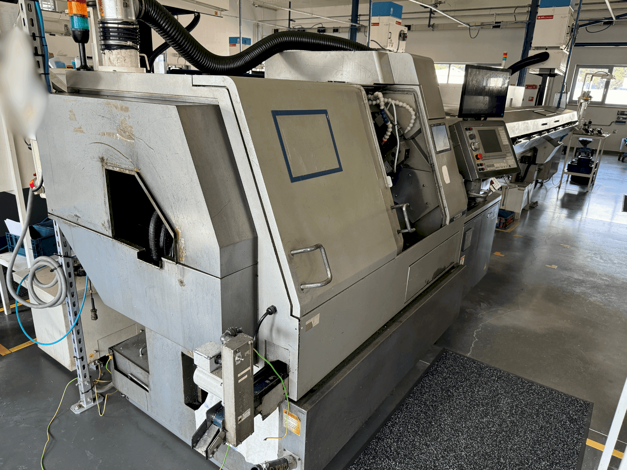 Vista frontale della macchina Citizen L32-VII