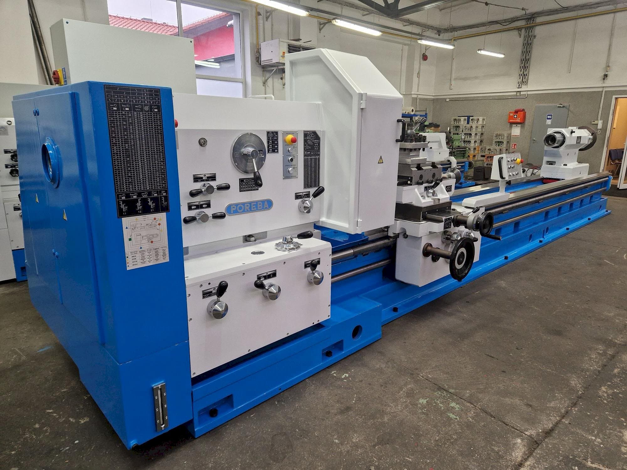 Vista laterale sinistra della macchina Poreba TRP-115B3 x 5000