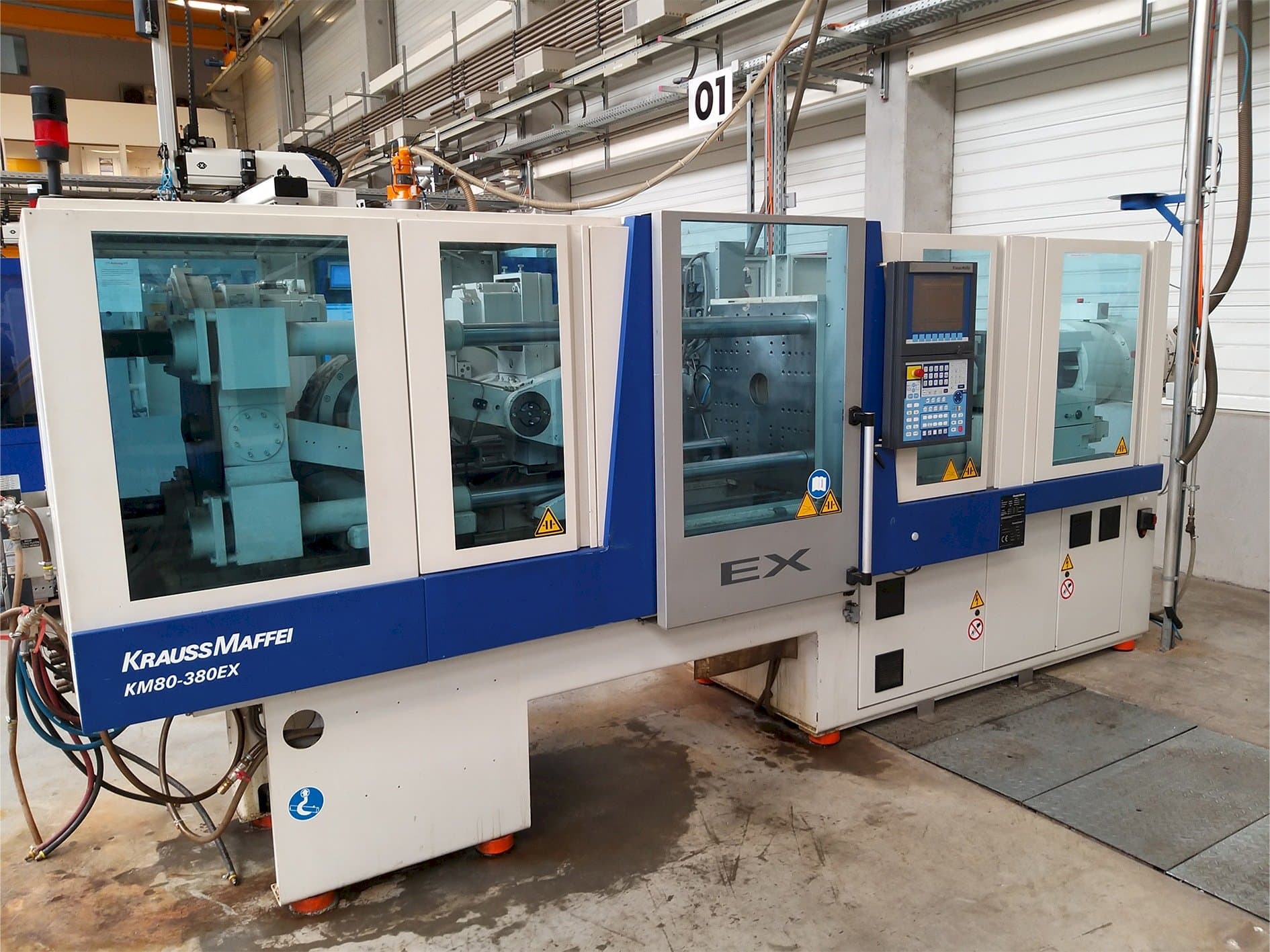 Vista frontale della macchina Krauss Maffei 80-380 Ex