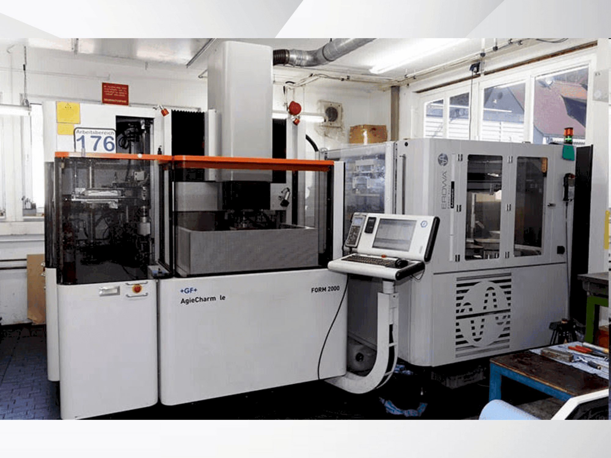 Vista frontale della macchina Other AC Form 2000