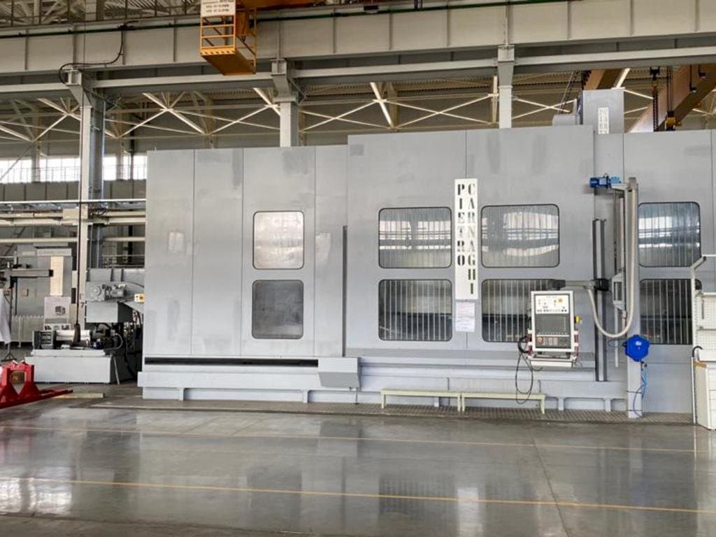 Vista frontale della macchina PIETRO CARNAGHI AC 32TM 2800