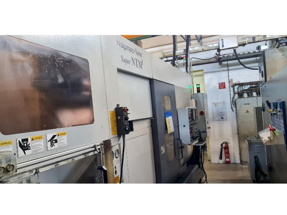 Vista frontale della macchina NAKAMURA Super NTM³