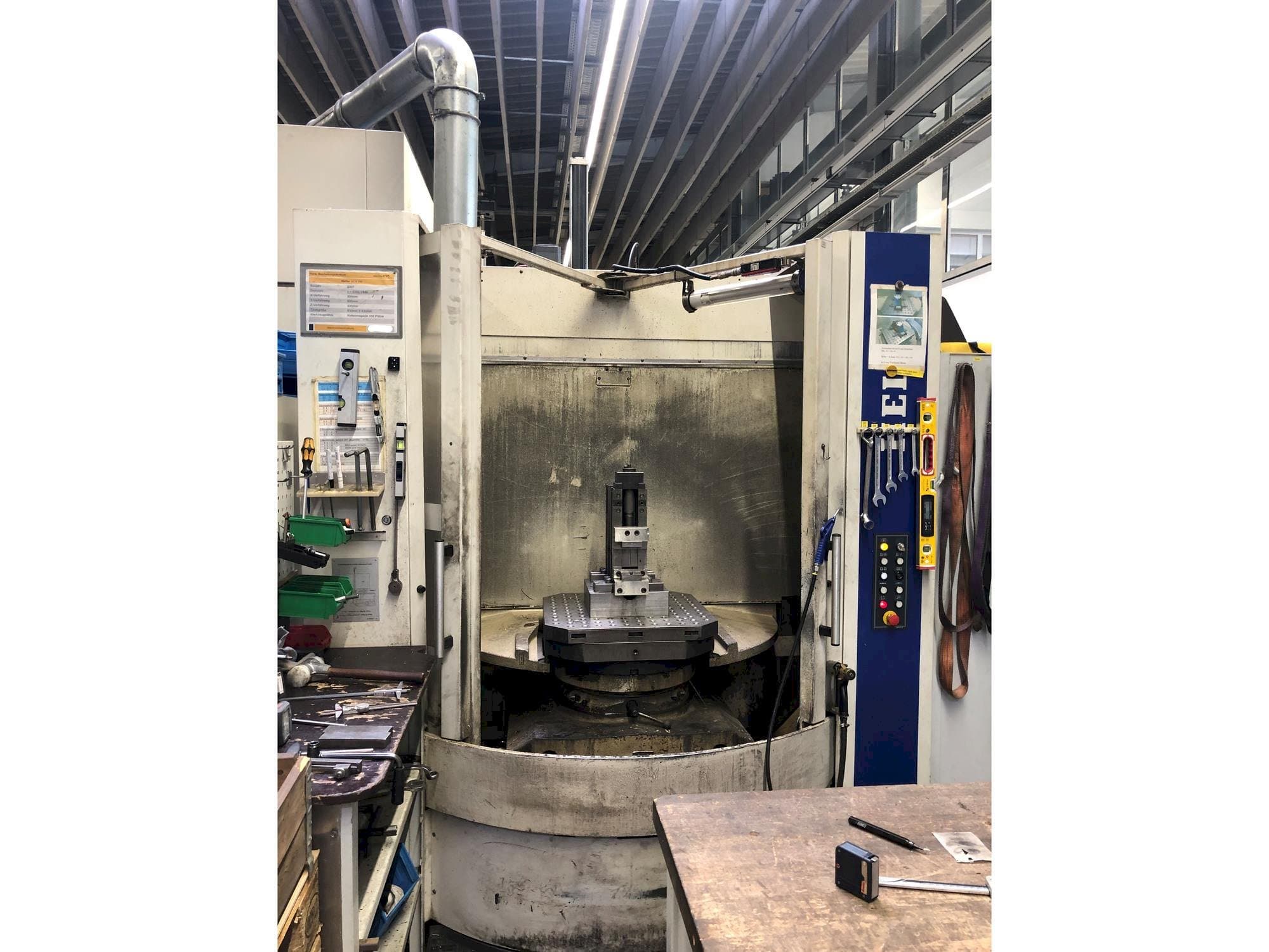 Vista frontale della macchina HELLER MCH 250