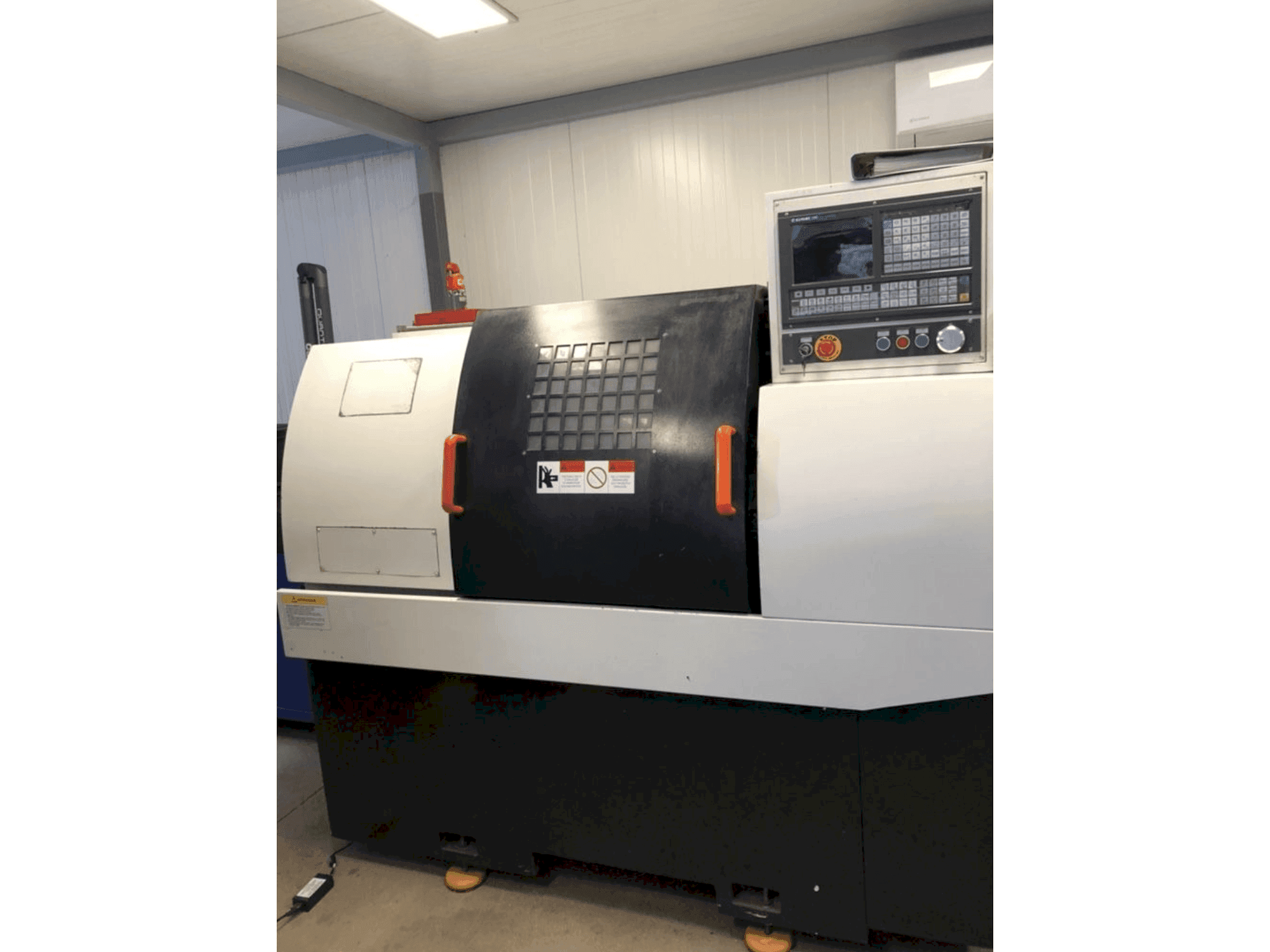 Vista frontale della macchina CORMARK CK6232L
