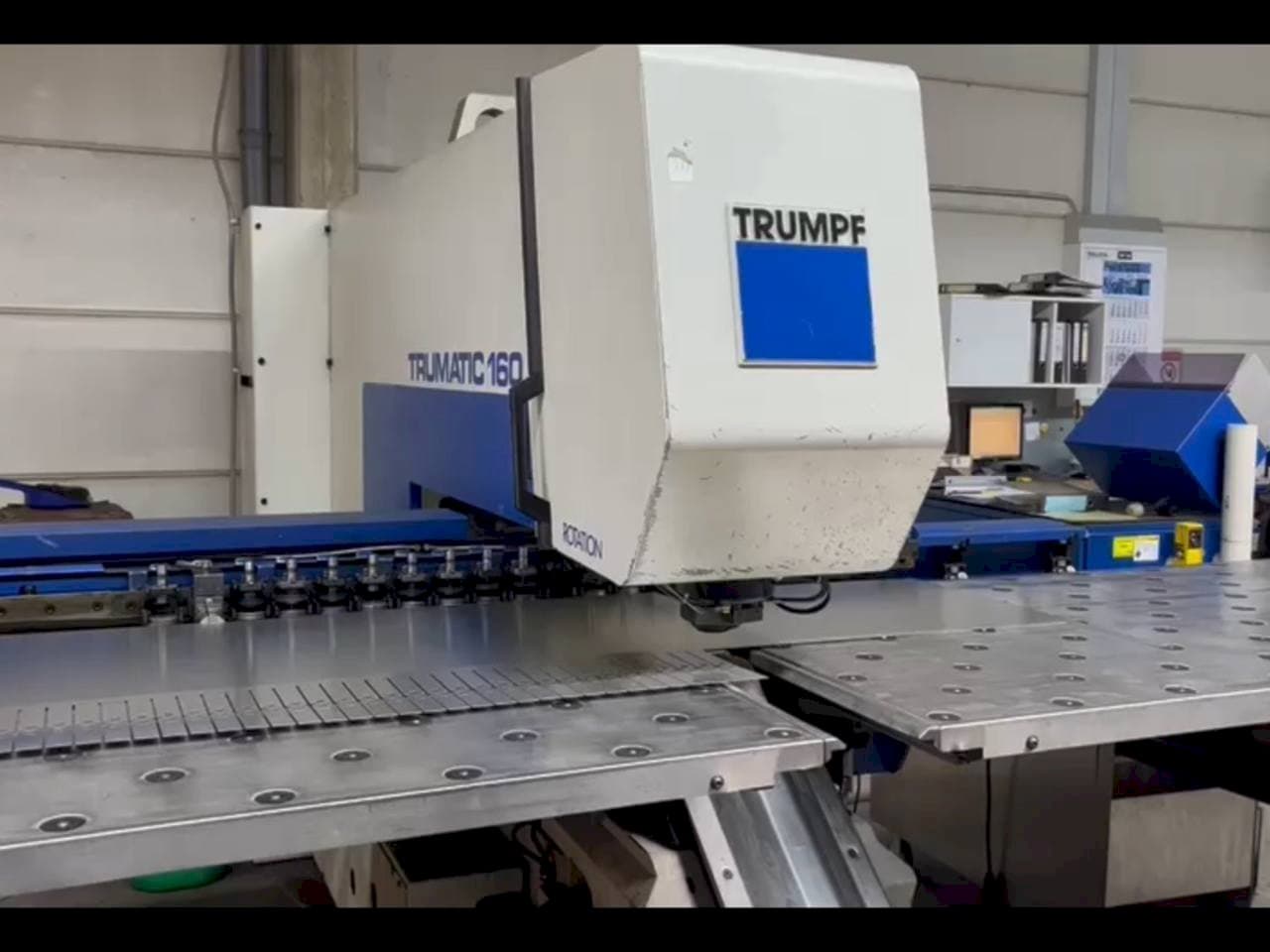 Vista frontale della macchina Trumpf Trumatic 160