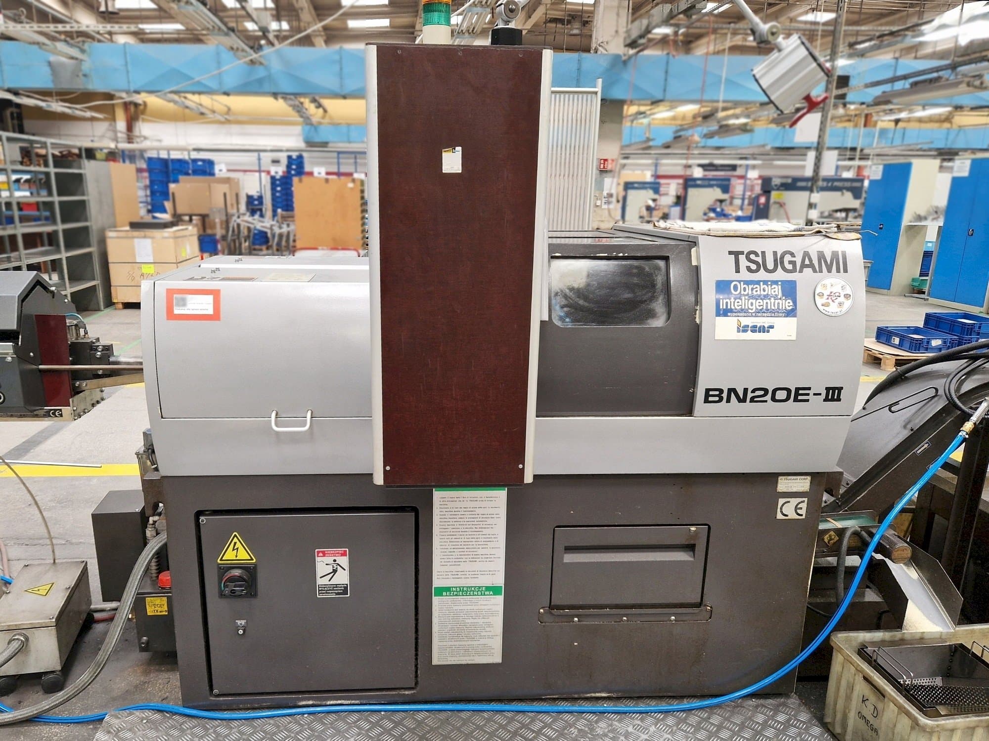 Vista frontale della macchina TSUGAMI BN20E-III