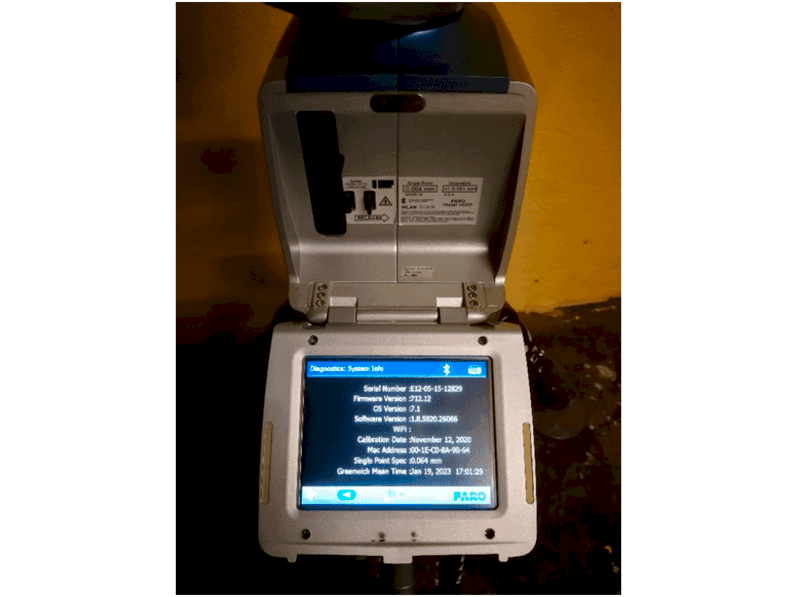 Vista frontale della macchina Faro EDGE Measuring arm